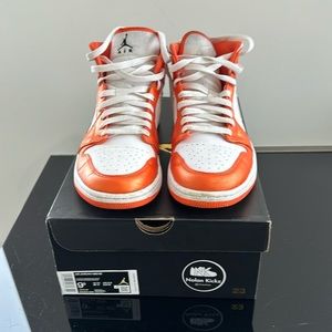 Air Jordan 1 Mid SE 'Electro Orange size 9.5